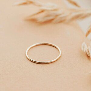 Hello Adorn Teeny-Tiny Band Ring - Size 4